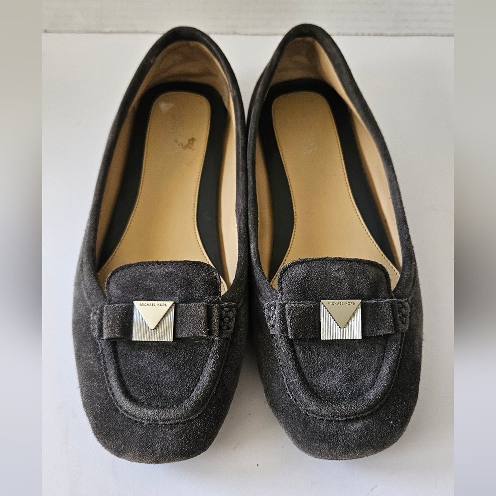Michael Kors Caroline grey suede moc size 8
